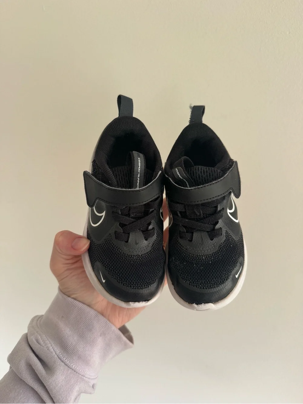 Nike Kids Black and White Cosmic Runner Velcro Sneakers